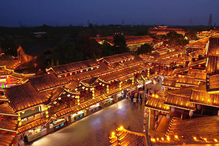 景區(qū)夜景平淡沒亮點(diǎn)？燈光亮化重塑夜間美感，讓游客好感度直線上升