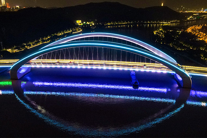 從平凡到非凡，橋梁亮化工程如何成為標(biāo)志建筑？