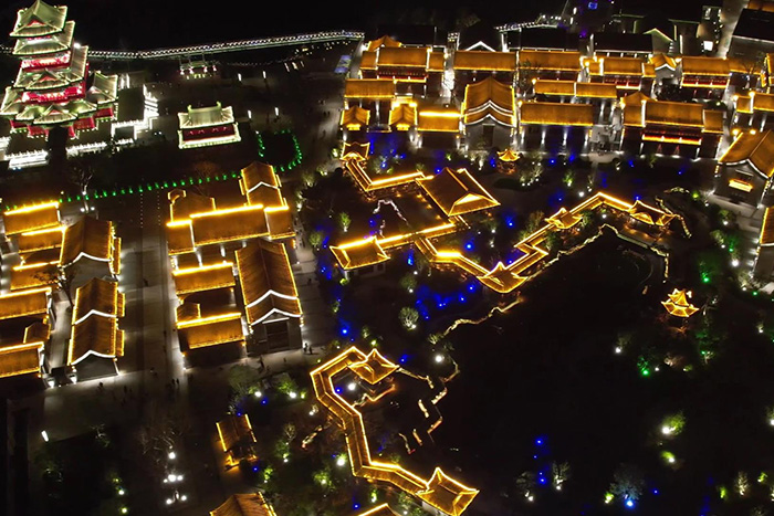 景區(qū)亮化工程：從“游客匆匆”到“夜間排隊打卡”的蛻變