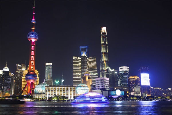 城市l(wèi)ed亮化工程打造獨(dú)一無(wú)二的特點(diǎn)