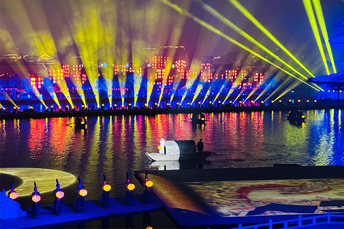 當隔壁景區(qū)靠燈光亮化工程刷屏朋友圈，你還在讓游客天黑就離場？