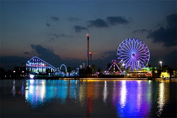 主題樂園燈光照明都包含哪些？