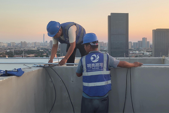 明亮照明集團(tuán)亮化施工現(xiàn)場(chǎng)