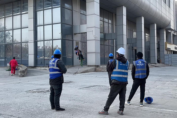 明亮照明集團(tuán)亮化工程施工現(xiàn)場(chǎng)