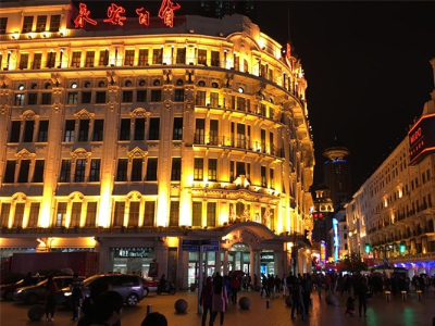 商業(yè)街亮化工程-推動(dòng)商業(yè)街區(qū)經(jīng)濟(jì)發(fā)展