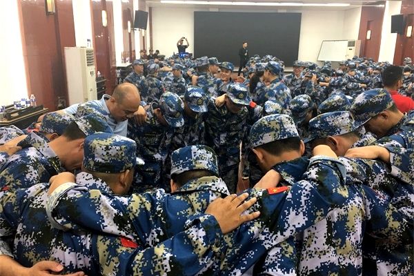 第六屆河南牛商爭霸賽正式開賽，明亮照明全力以赴！