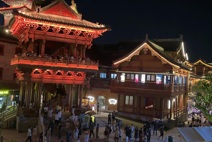 景區(qū)想打破“一日游”局限？燈光亮化豐富夜間玩法，延長游客停留時長