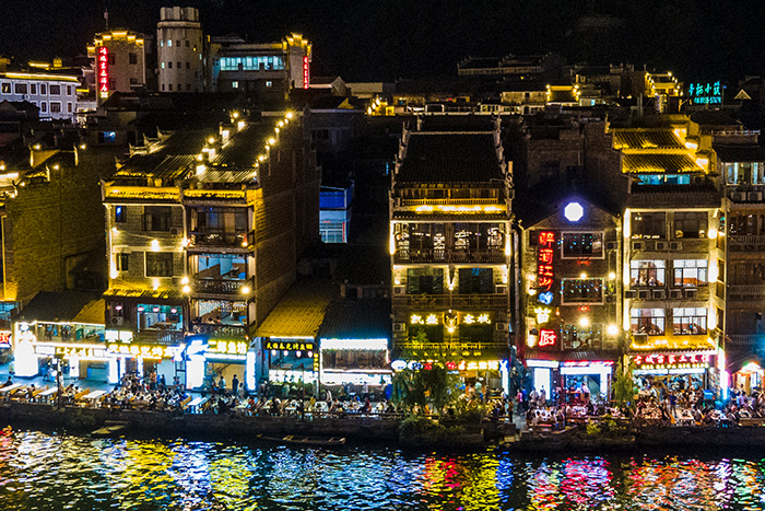 哪家亮化工程公司好？亮化公司推薦！