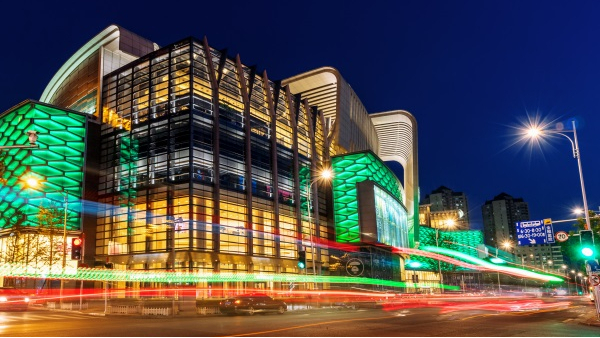 如何設(shè)計出一個完整的城市亮化燈光方案？