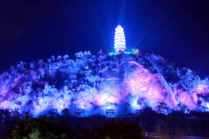 周邊景區(qū)因山體亮化成網紅，你的卻因天黑無人問津？差距在這里?